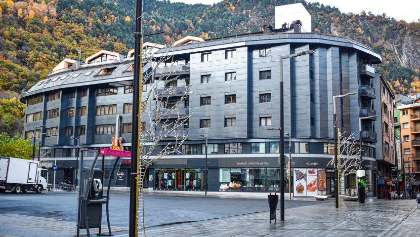 Promoción Residencial Riberaygua, vivendas con parking en Andorra
